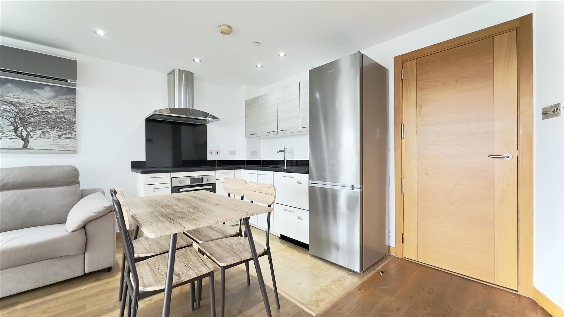 Image of Apartment - 2 Bedrooms - 1 Bathrooms for Rental in Grand Ocean Plaza-Gibraltar, Image 4